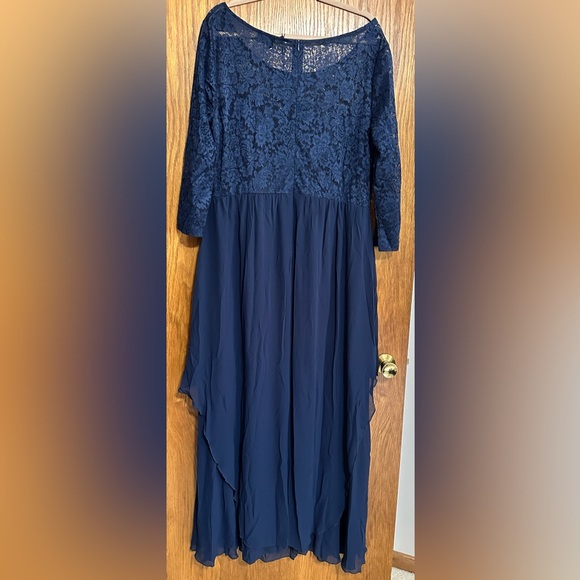 Mother of the Groom Navy Blue Plus Size - Picture 2 of 2